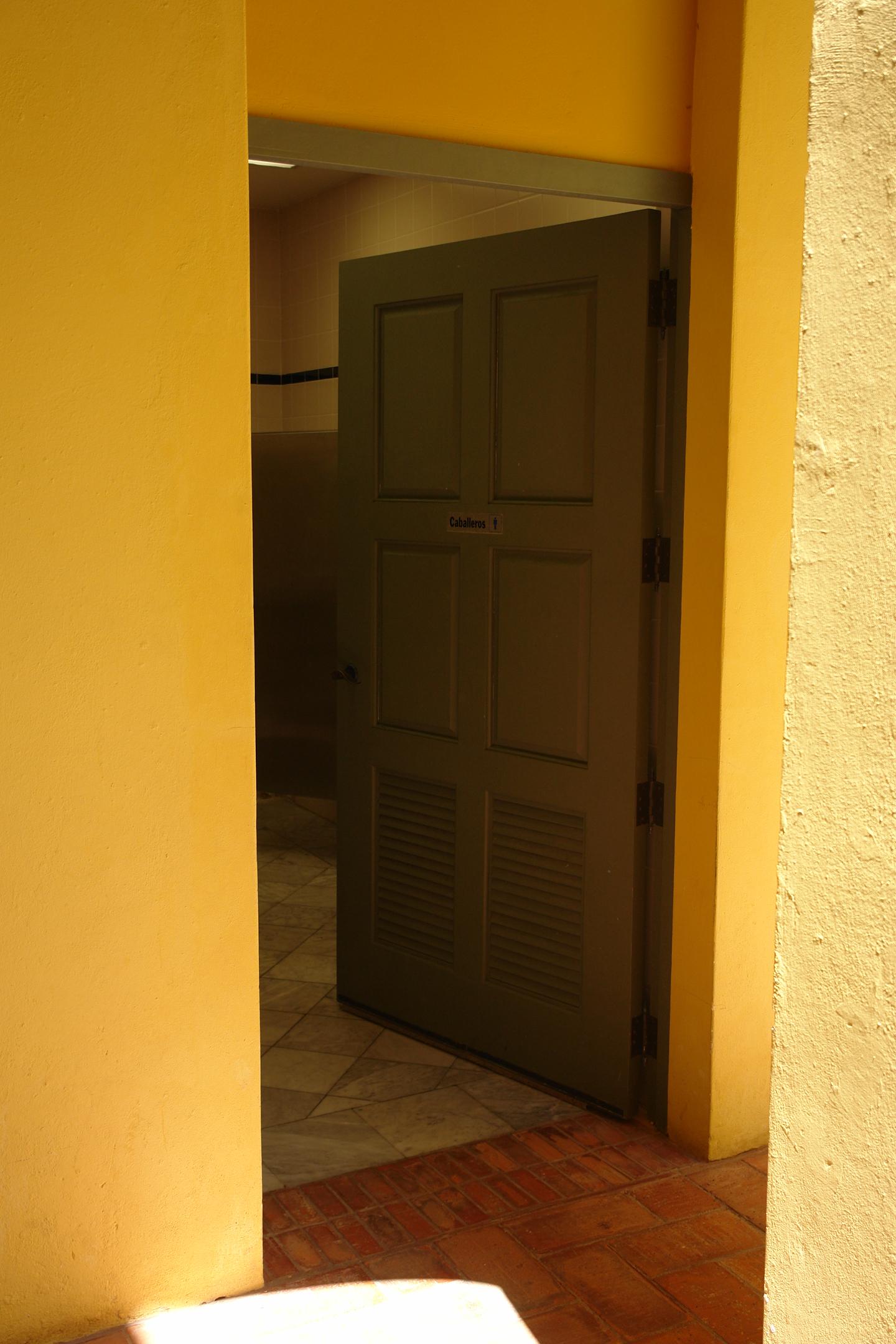 Calle de la Fortaleza 56 - Antigua Real Audiencia - Conservatorio De Artes Del Caribe - San Juan (Viejo San Juan) - 2011 00047